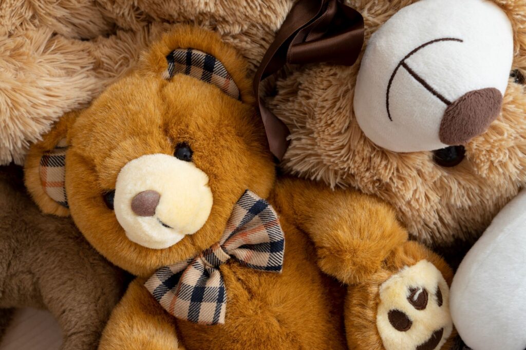 AI玩具爆「成人對話」危機！泰迪熊Kumma遭召回　專家示警：今年先別買