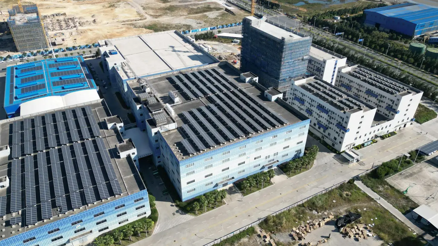 路透：中國考慮限制對美出口太陽能設備